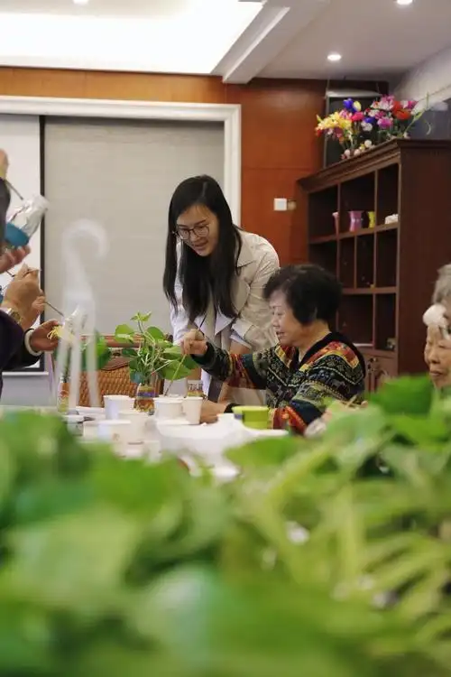 幸福享老生活不过如此!看这家养老院如何让老人动手又动脑