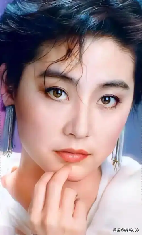 林青霞年轻时有多美18岁的她惊艳了全香港的女人!