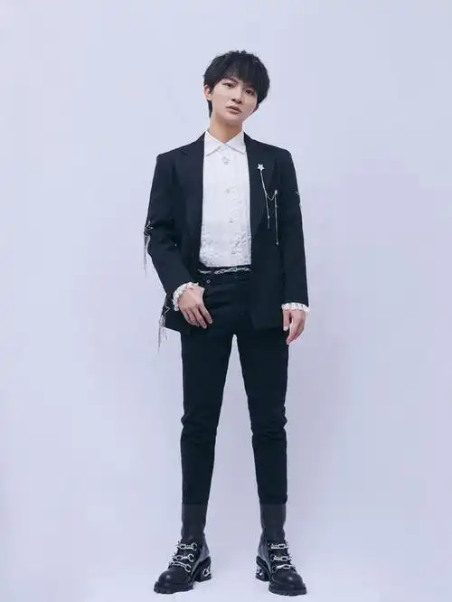 周深身高体重多少厘米-天晟网