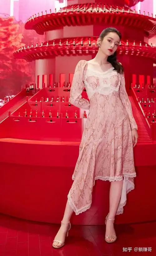 周也美腿玉足壁纸