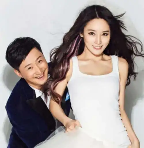 回顾吴京妻子谢楠嫁偶像挺着孕肚办婚礼生两子成人生赢家