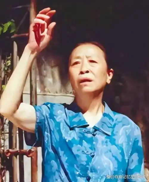 张少华:一生住在40平的房子里,去世2年多,丈夫的痴爱让人泪目