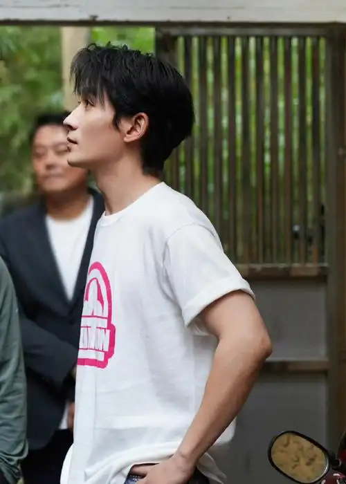 朱一龙 不要低估自己瘦下来的决心#完美的骨相,无论胖瘦都特别帅!