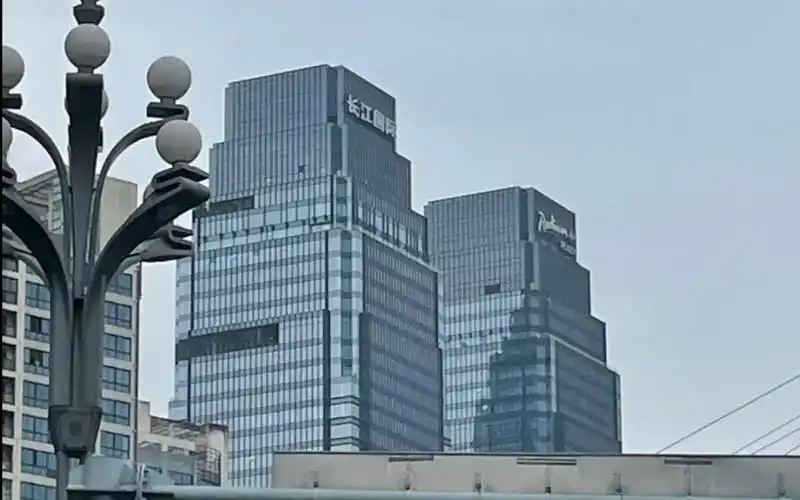 时代峰峻打卡长江国际