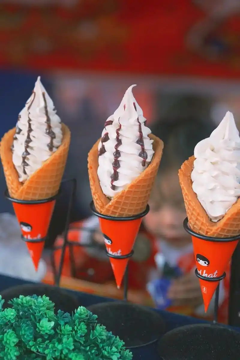 只是当时已惘然.#扫街 #冰淇淋 #摄影作品 #富士直出 # - 抖音