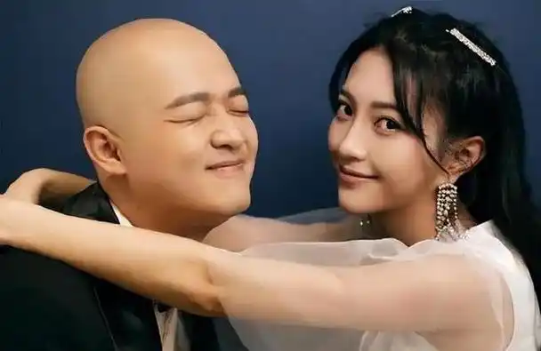 张雪迎,不一样的热情作为娱乐圈的资深前辈,王鸥能够以亲密的关系化解