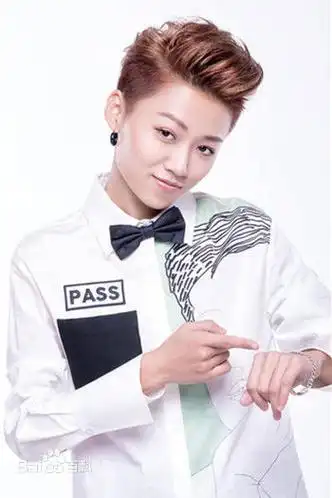 北京现代音乐研修学院附中毕业生刘雨昕所属蜜蜂少女队获央视全球中文