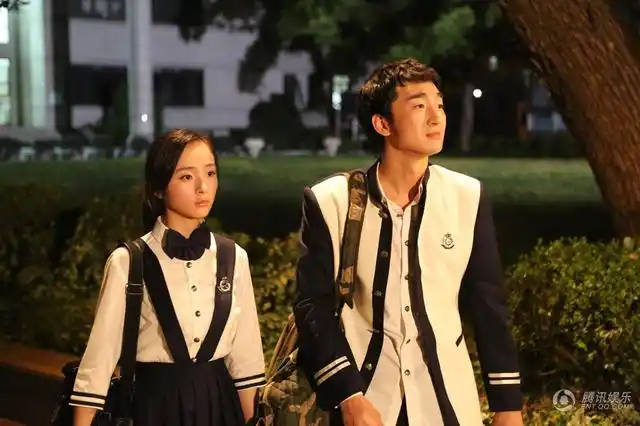 《腾空的日子》今首播李佳航移情"同桌的你"