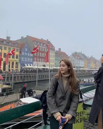 k.l成宥利sns晒出日常照 在丹麦哥本哈根绽放女神光彩