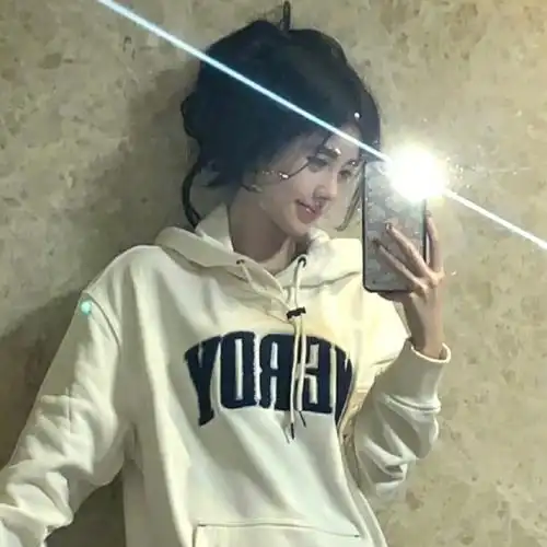 鞠婧祎的照片好适合当头像