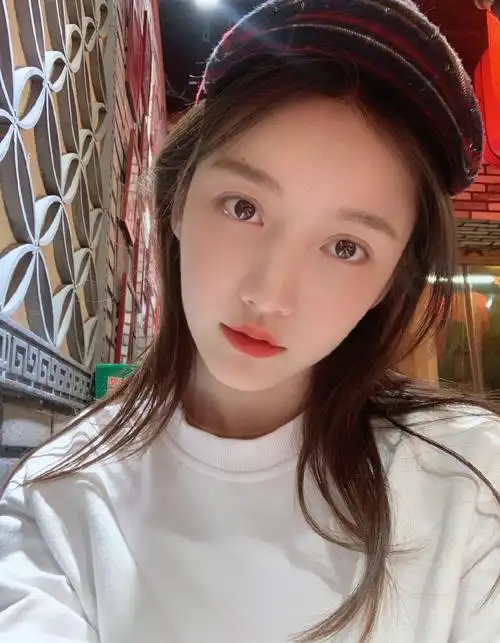 姜贞羽甜美生活照图片35