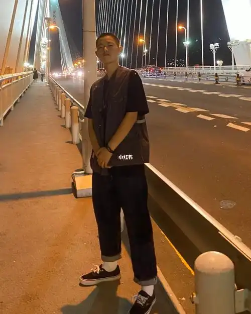 寸头女生我妈咋也没想到生的女儿成了痞子