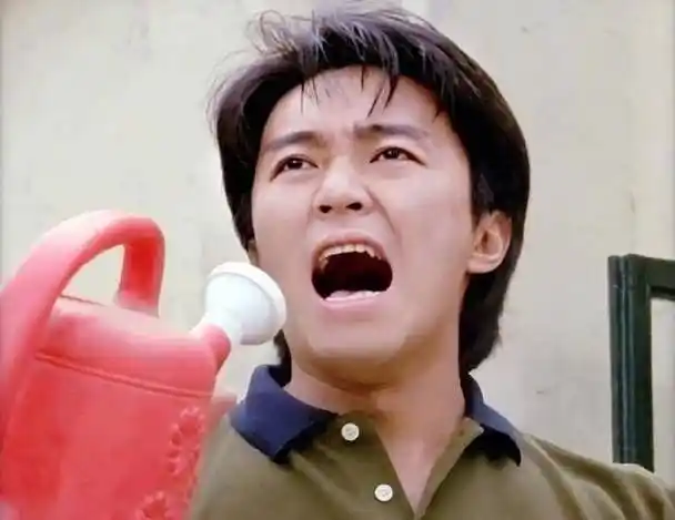 周星驰59岁生日:林允发大量星爷青涩的旧照片,搞笑又帅气_影片_相片