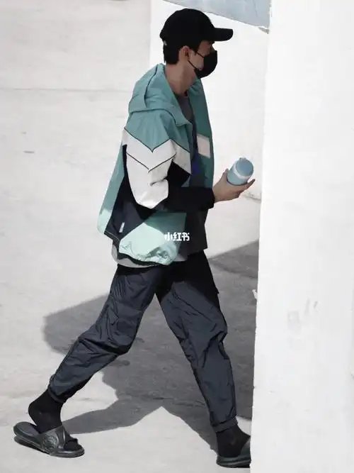 龚俊20221013狐妖小红娘上班