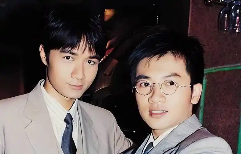 古巨基,苏有朋广州演唱会合体,重现《情深深雨蒙蒙》经典时刻_发展