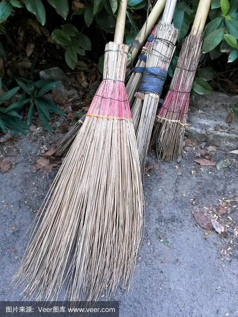 泰国竹扫把扫土