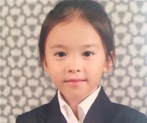 可再仔细一看,这个饰演童年安迪的小演员,不就是刘涛的女儿吗?