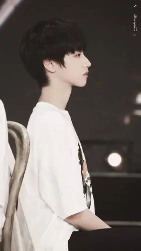 朱志鑫侧颜杀我