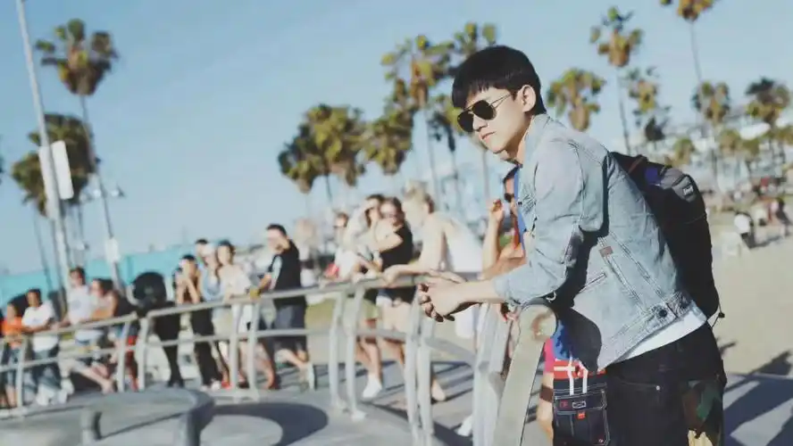 张杰今年多大了看起来像20出头