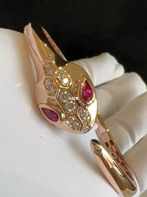 bvlgari宝格丽红碧玺灵蛇蛇头手镯