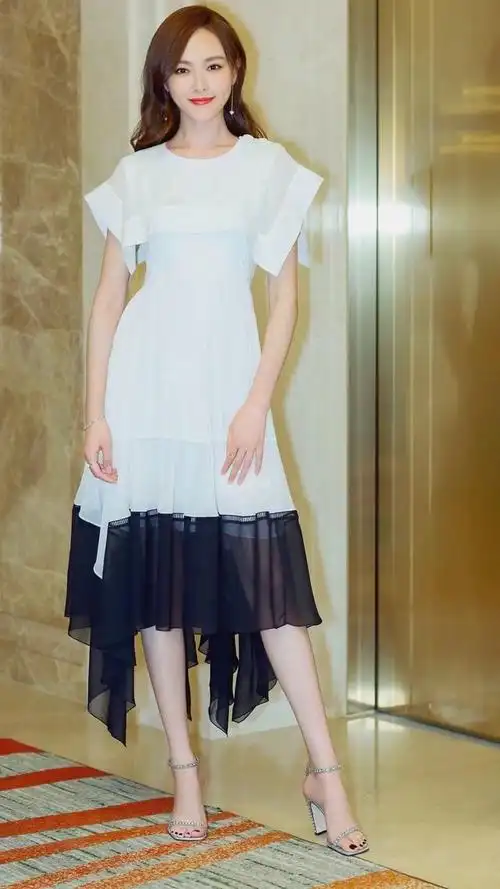 唐嫣:第0186期 美脚欣赏