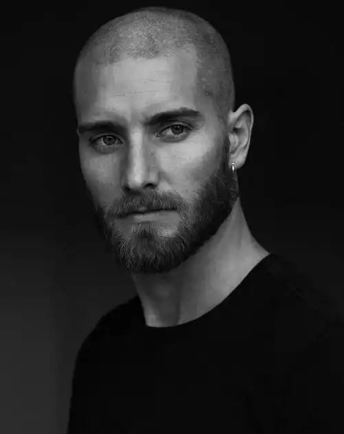 最有男人味的发型寸头