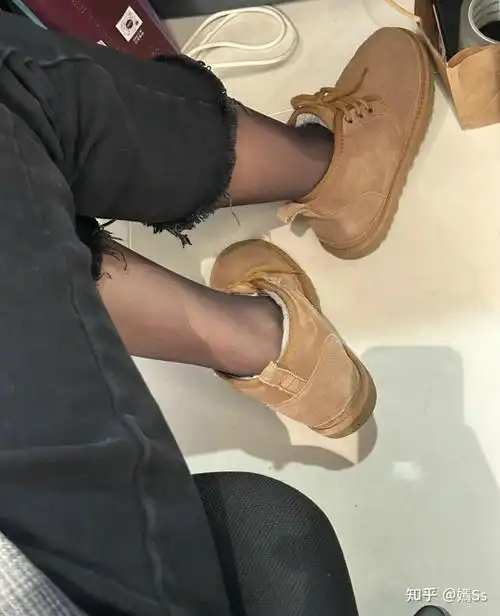 为什么现在女生脚臭也隐隐成为优点了