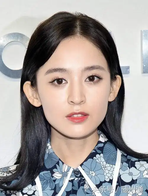 古力娜扎年龄(古力娜扎,92年生26岁,五官精致气质出众,网友:仙气十足