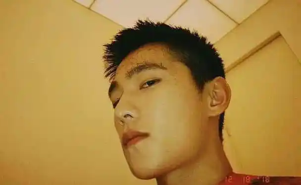 杨洋粉丝脱粉后发长文痛骂:演技烂还抓不准定位,糊了不怪别人!