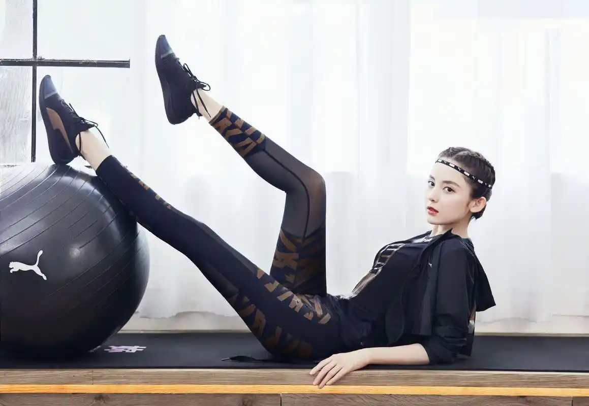 古力娜扎运动衣紧身裤秀美腿,长腿笔直修长#明星生图大赏