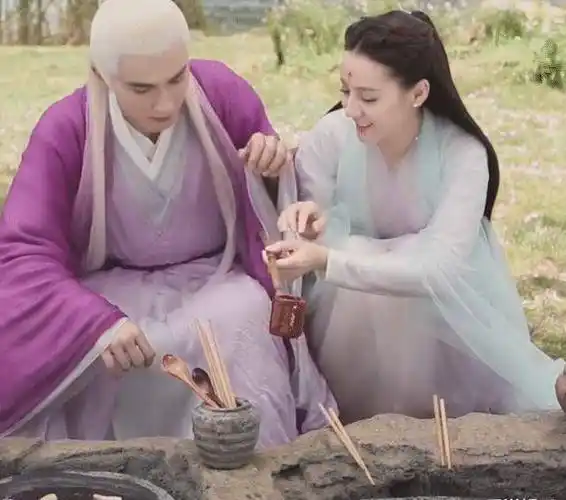 枕上书:凤九嘲笑帝君,高伟光气到鼻子冒烟,热巴:你真小心眼_套路_鲤鱼