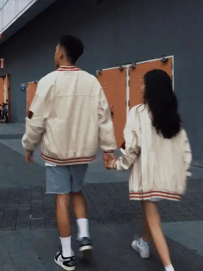 155&180身高差情侣拍照|复古感 get起来散步也可以轻松拍出复古感