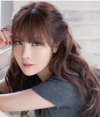 女生碎刘海发型图片 示范碎刘海怎么剪好看(2)