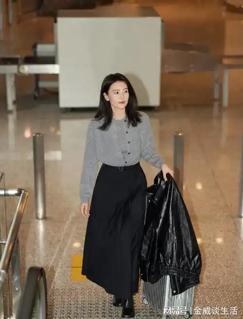 高圆圆今天穿的好温柔5套基础款色系穿搭简洁大方自带高级感
