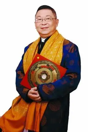 李居明女人面相分析香港风水大师.