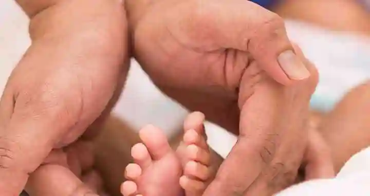 以正常的男女而言,在自然情况下受孕,生男孩和生女孩的几率,各占50%