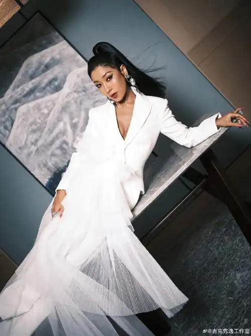 吉克隽逸一刀切马尾##谁给吉克隽逸剪的马尾