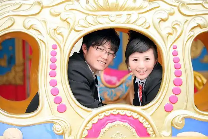 737373打造全新的自我,有几张很像放大版周瑾哦~~737373