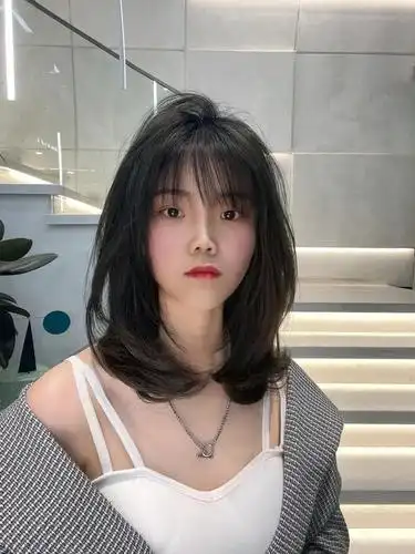 甜过初恋的齐肩发型