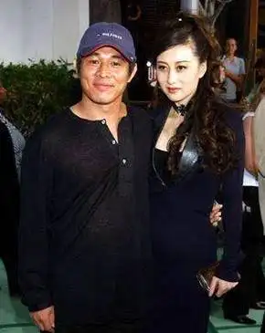 原创分手糟糠之妻黄秋燕甘愿等利智10年的李连杰如今怎样了