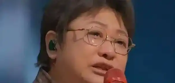 韩红唱《成都》现场飙泪,背后原因让人动容,评论区暖心_生活_事件