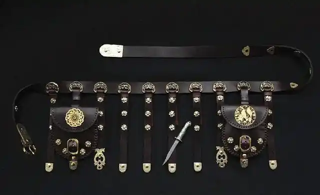 这是古代男人的腰间细软,超精美绝伦的蹀躞带