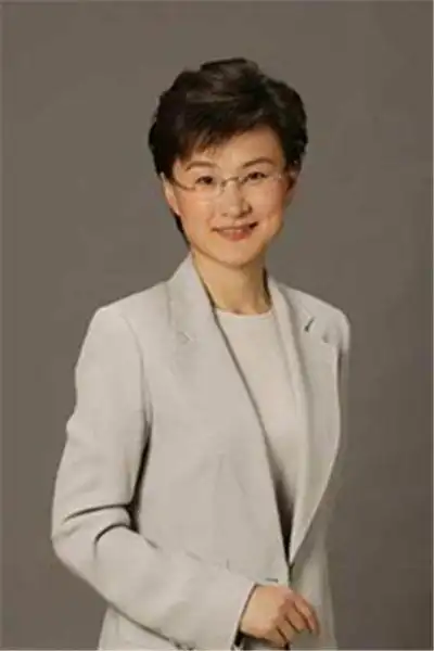 【图】董倩老公王世林流连于田园 自爆刚毕业时很自卑