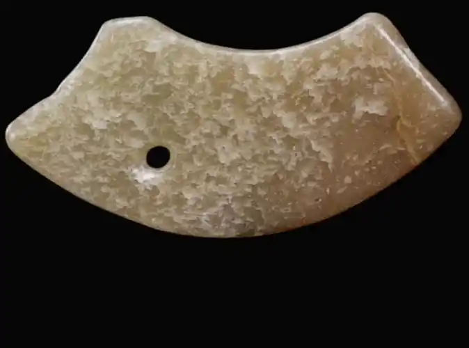 璜形玉佩夏家店下层文化