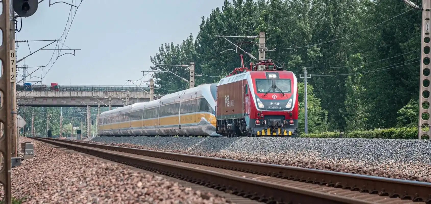 目前国内最先进的高速综合检测列车,中国高铁的领 - 抖音