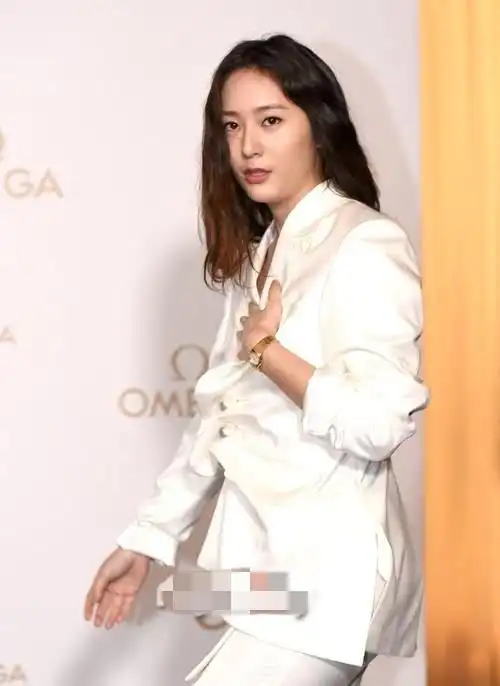 造型师的锅?郑秀晶发福明显下巴圆润 网友吐槽臃肿像大妈