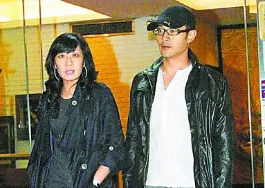 黄维德撇清自保惹网友不满(图)