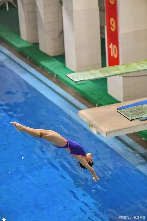 跳水比赛比的是什么