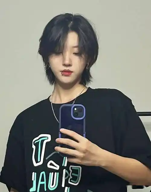 "少年感短发",肉脸也好看._中国_发型_形象