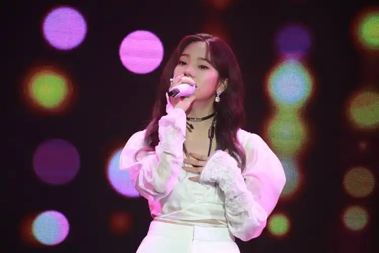 张紫宁25岁上海生日会 一场爱的双向奔赴